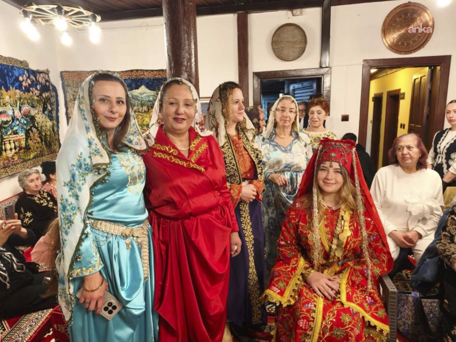 Kütahya'da düzenlenen Şalvar Gecesi renkli görüntülere sahne oldu